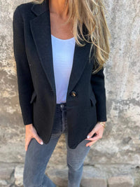 NOIRÉ – Classic Lapel Suit Jacket