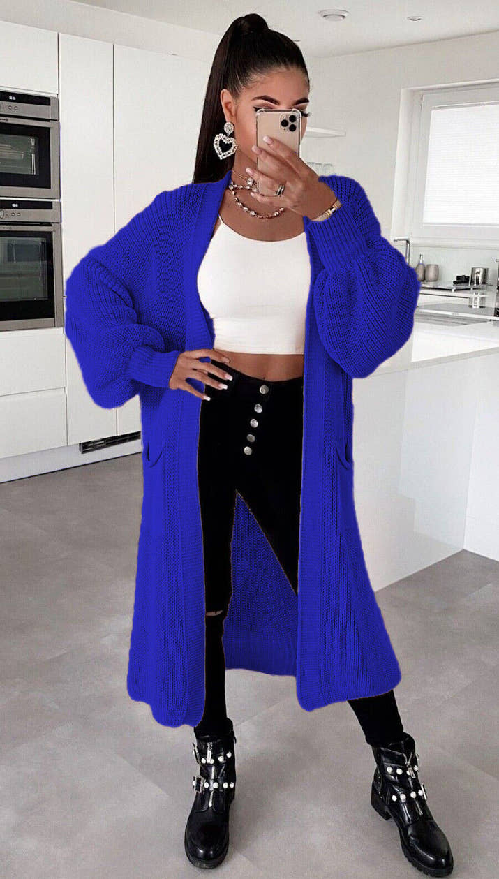 NOIRÉ – Classic Knit Pocket Cardigan Sweater