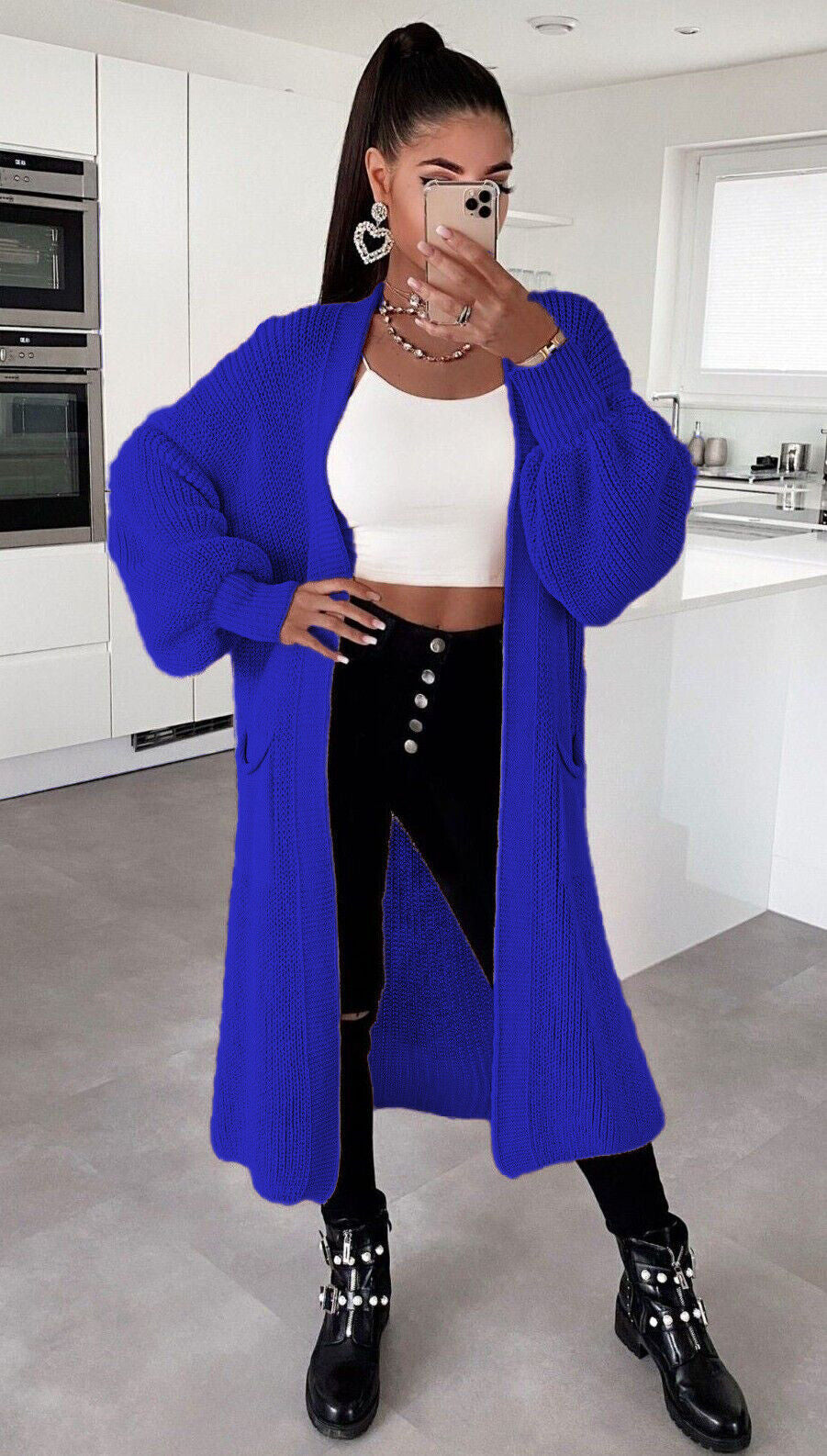 NOIRÉ – Classic Knit Pocket Cardigan Sweater